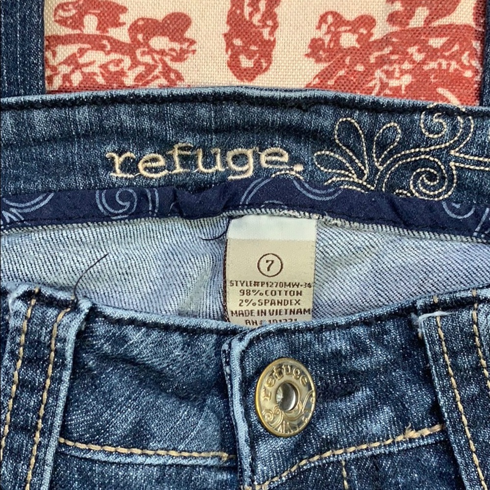 Refuge. Jeans - Picture 2 of 6